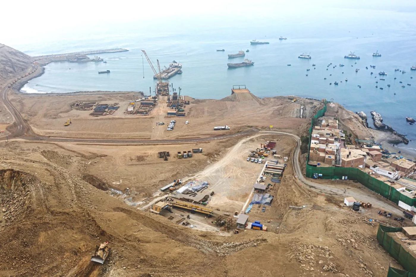 Obras e infraestructura junto a la costa de Chancay